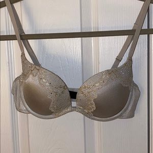Silver push up bra with lace and diamond details